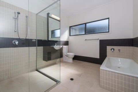 Weetanga - Accommodation ACT 6