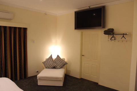 Gundaroo Manor Bed & Breakfast - Accommodation ACT 5