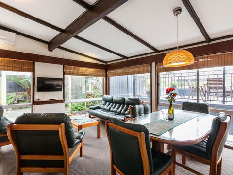OCEAN SOUNDS Anglesea - Accommodation ACT 4