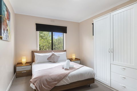 The Gazebo Place - Spacious 4 Bedroom Near Murray River - Accommodation ACT 5