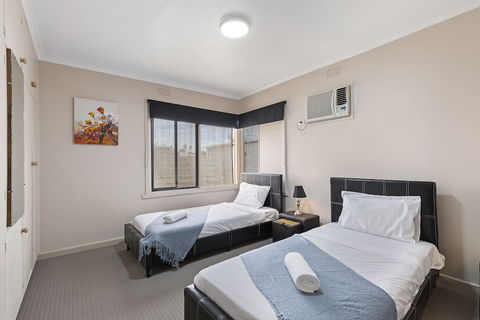 The Gazebo Place - Spacious 4 Bedroom Near Murray River - Accommodation ACT 1
