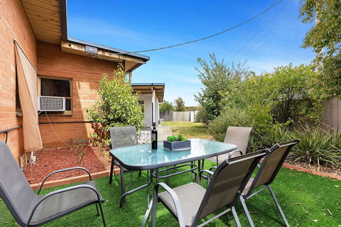 The Gazebo Place - Spacious 4 Bedroom Near Murray River - Accommodation ACT 0