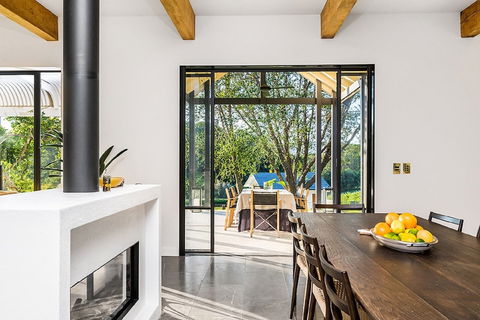 Your Luxury Escape - Fairway - Accommodation ACT 6