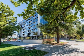 Accommodate Canberra Midnight Apartments - Accommodation ACT 1