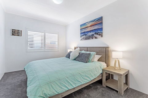 Zenith Unit 7 / 10 Messines Street - Accommodation ACT 6