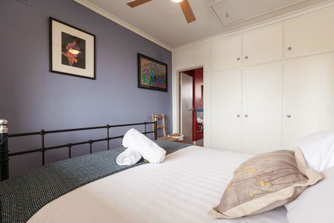 ELEANOR, 1BDR Fitzroy North Apartment - Accommodation ACT 0