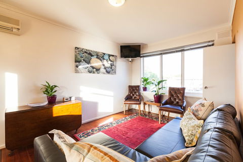 ELEANOR, 1BDR Fitzroy North Apartment - Accommodation ACT 4