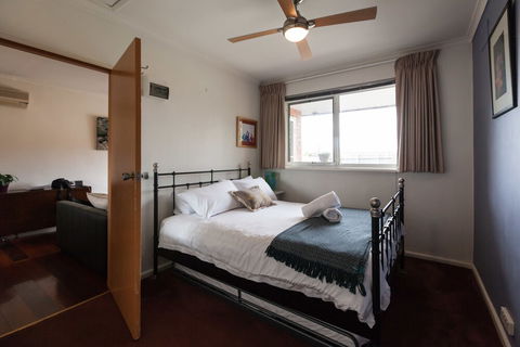 ELEANOR, 1BDR Fitzroy North Apartment - Accommodation ACT 6