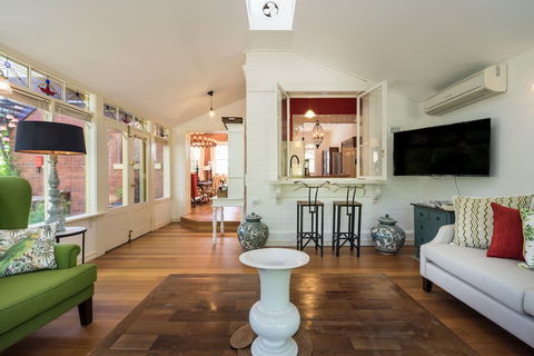 The Eaglehawk Country House Hotel Maldon - Accommodation ACT 5