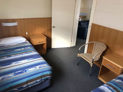 Sheffield Motor Inn - Accommodation ACT 5