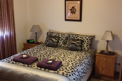 Ficifolia Lodge - Accommodation ACT 6