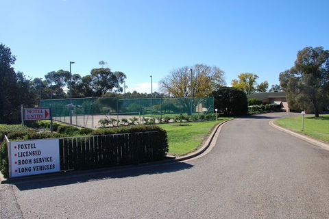 Golfview Motor Inn - Accommodation ACT 3