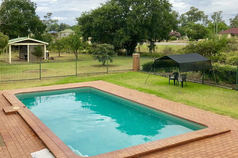 Golfview Motor Inn - Accommodation ACT 4
