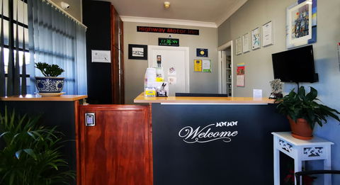 Highway Motor Inn - Accommodation ACT 2