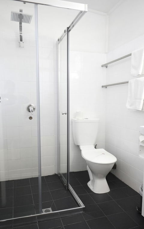 Highway Motor Inn - Accommodation ACT 3