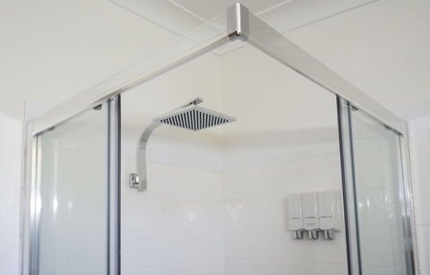 Highway Motor Inn - Accommodation ACT 5