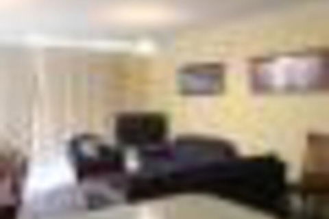 Twin Seasons 5 Deluxe Holiday Apartment - Accommodation ACT 5