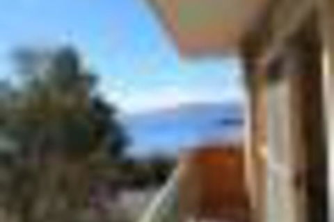Twin Seasons 5 Deluxe Holiday Apartment - Accommodation ACT 7