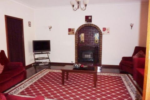 The Doo Drop Inn - Accommodation ACT 3