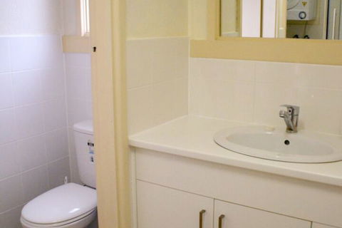 Hibiscus Heights - Accommodation ACT 5