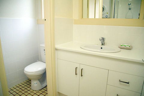 Hibiscus Heights - Accommodation ACT 4