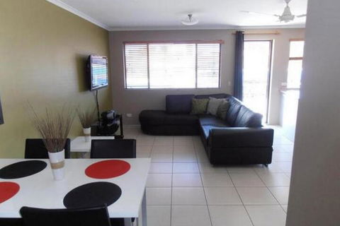Beachside Court Holiday Apartments - Accommodation ACT 5