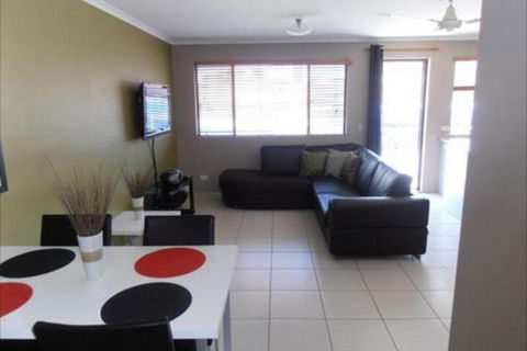 Beachside Court Holiday Apartments - Accommodation ACT 6
