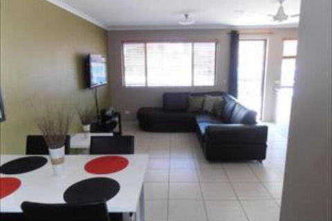 Beachside Court Holiday Apartments - Accommodation ACT 3