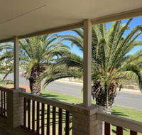 Whispering Palms - Accommodation ACT