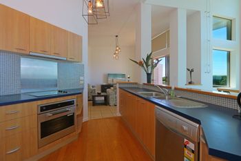 Pacific Royale Penthouse 311 - Accommodation ACT 6