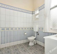 Rose Garden Spacious Family Home Near CBD - Accommodation ACT
