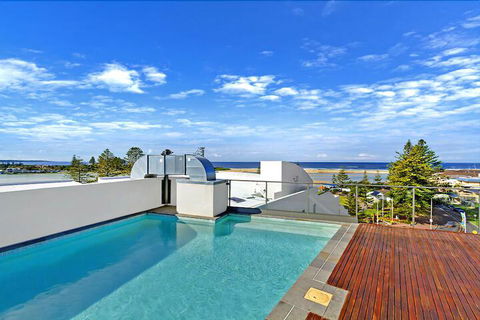 Coast Luxury Apartments 3 - Accommodation ACT 1