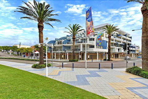 Coast Luxury Apartments 3 - Accommodation ACT 0