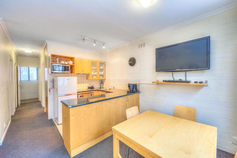 Snow Ski Apartments 09 - Accommodation ACT 6