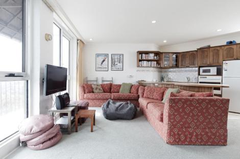 Beehive 14 - Accommodation ACT 1