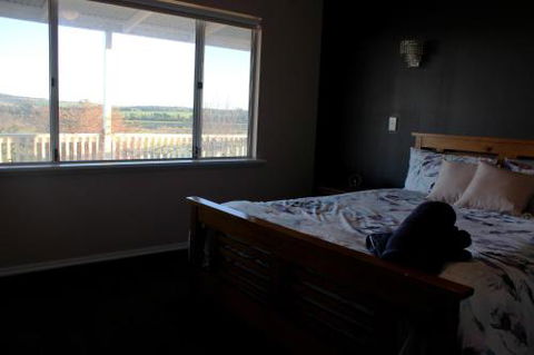 A Better Life Animal Sanctuary FarmStay Private Two Bedrooms Lounge Room & Bathroom & Toilet Shared Kitchen - Accommodation ACT 4
