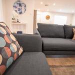 Contemporary â€˜Espritâ€™ With River Reserve Access - Accommodation ACT 0