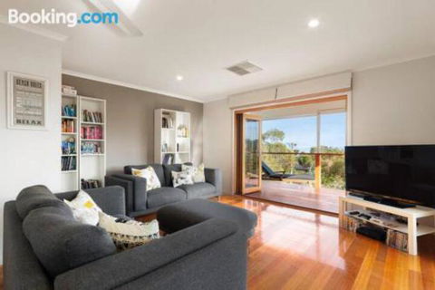 Acqua Vista Water View Fireplace Walk To Beach - Accommodation ACT 0