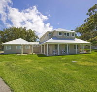 Echo Beach House 16 Reflections Dr Luxurious House with Magnificent Pool  Ducted Air - Accommodation ACT