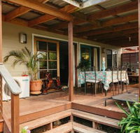 Comfortable Outdoor Entertaining Lake Walks - Accommodation ACT