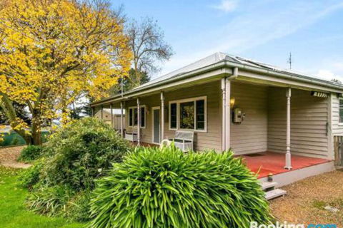 Elm Cottage - Accommodation ACT 6