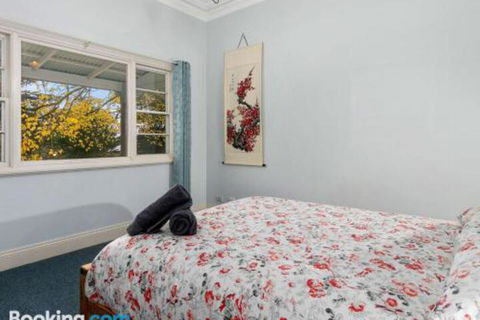 Elm Cottage - Accommodation ACT 2
