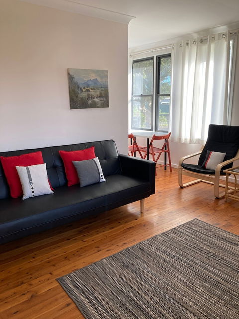 Hamlet House - Accommodation ACT 6