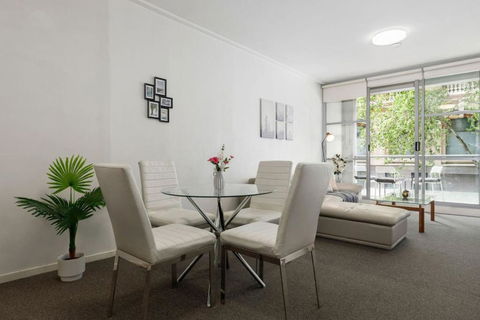 A Cozy & Modern Studio Next To Darling Harbour - Accommodation ACT 2