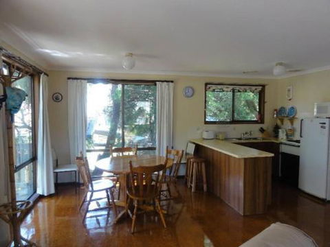 14 Tecoma Avenue Sandy Point - Accommodation ACT 6