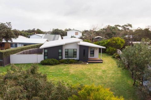 34 Ash Avenue Sandy Point - Accommodation ACT 6