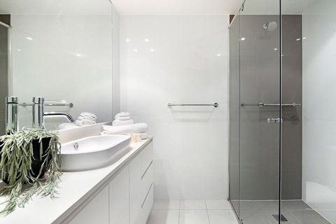 H Residences 2 Bedroom Ocean View In Surfers Paradise - Accommodation ACT 6