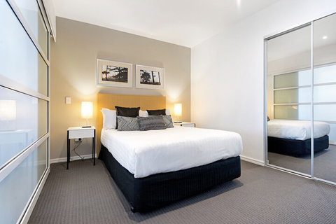 H Residences 2 Bedroom Ocean View In Surfers Paradise - Accommodation ACT 2