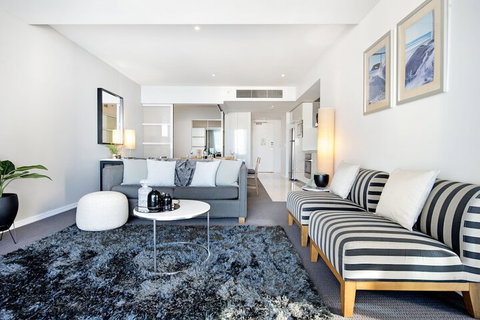 H Residences 2 Bedroom Ocean View In Surfers Paradise - Accommodation ACT 1