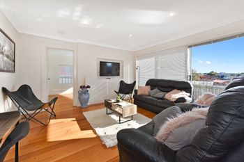 Spacious & Bright 4 Bedroom Home - Accommodation ACT 0